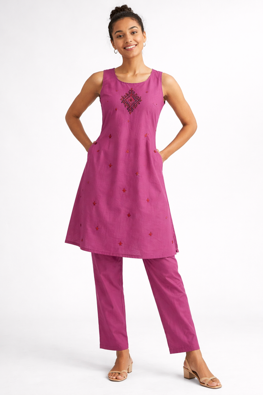 Onion Pink Gamthi Cotton Sleeveless Kurta Set with Embroidered Stars