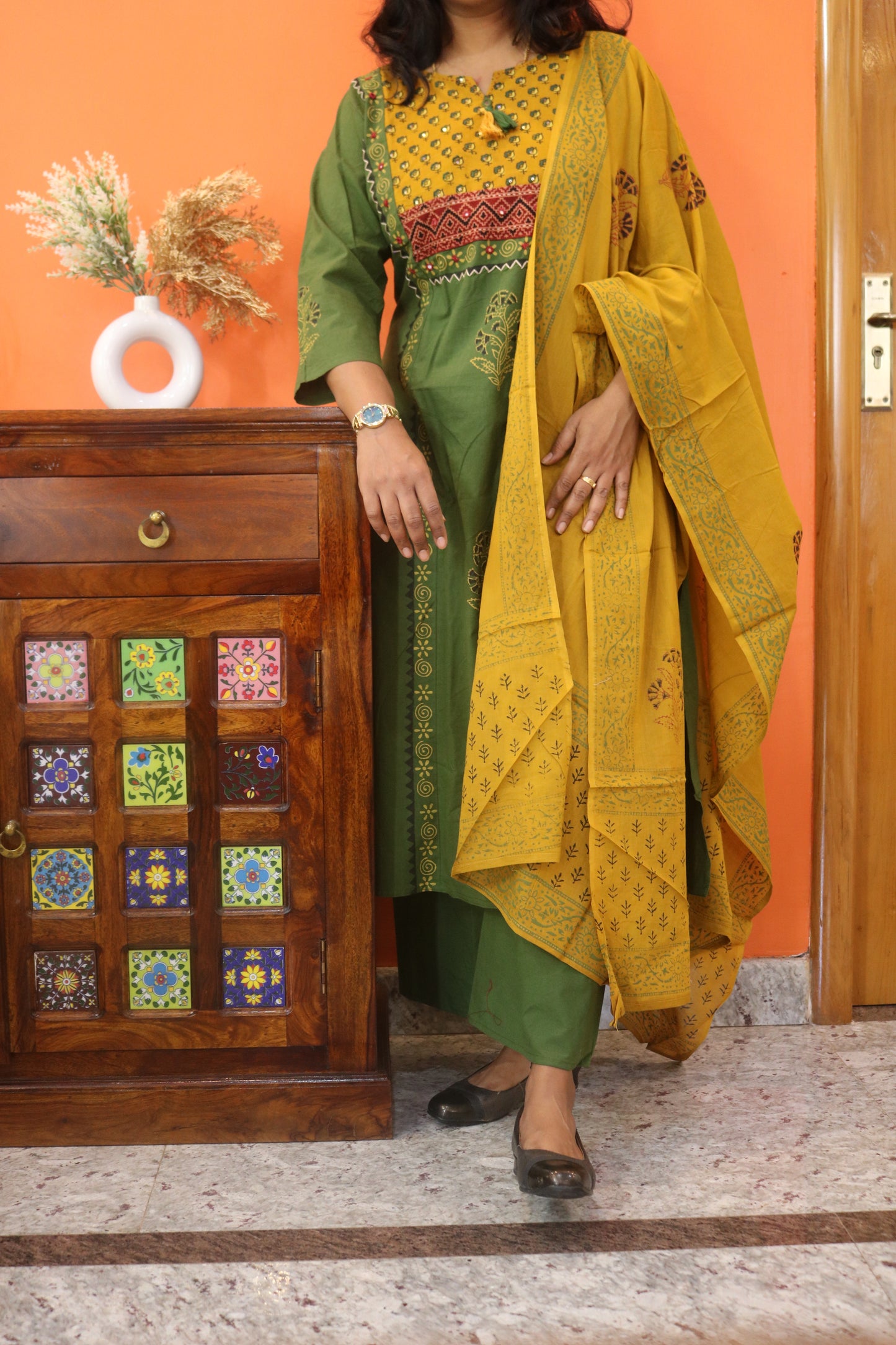 Green Gamthi Cotton Kurta Set with Embroidered Floral Motifs and Printed Dupatta