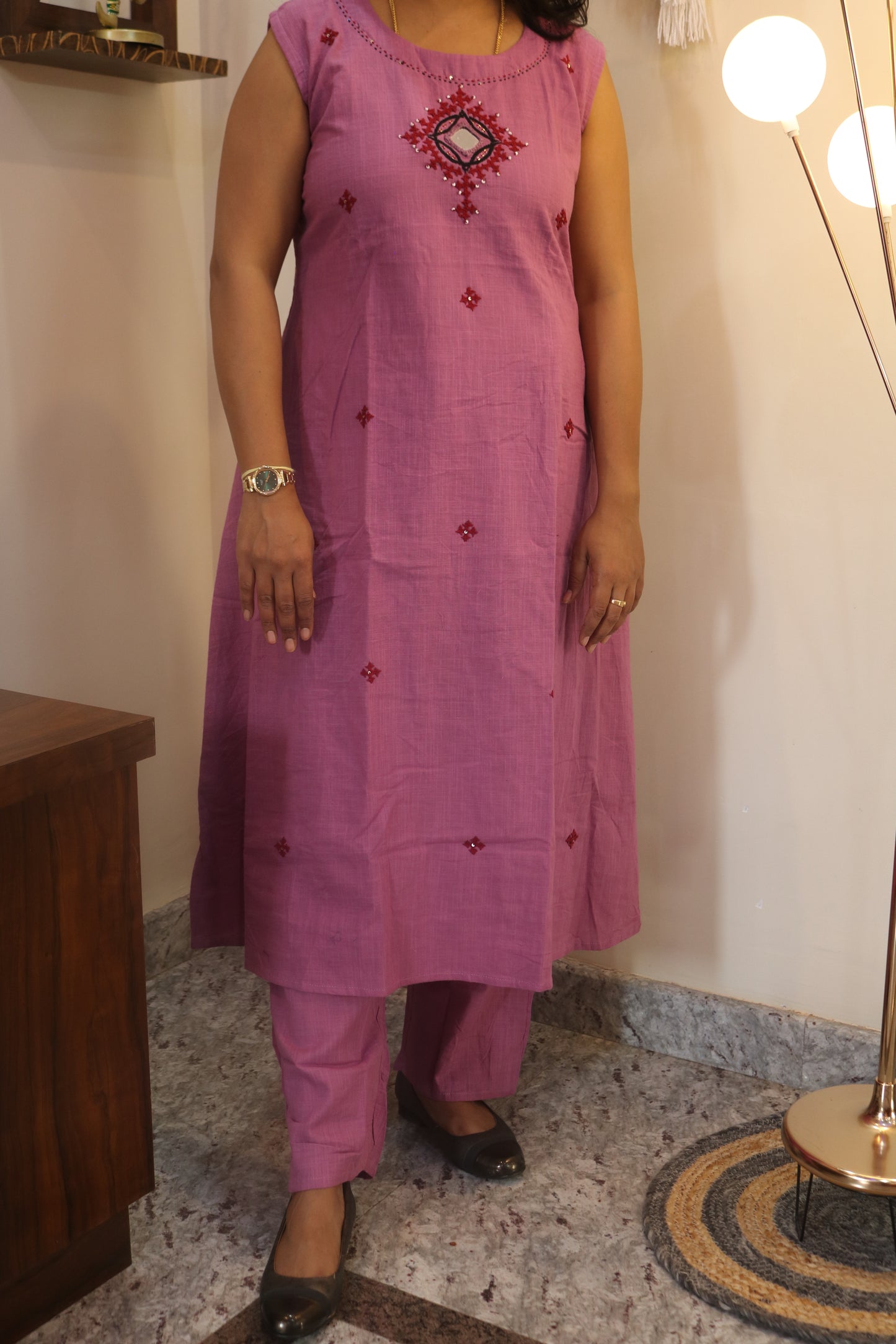 Onion Pink Gamthi Cotton Sleeveless Kurta Set with Embroidered Stars