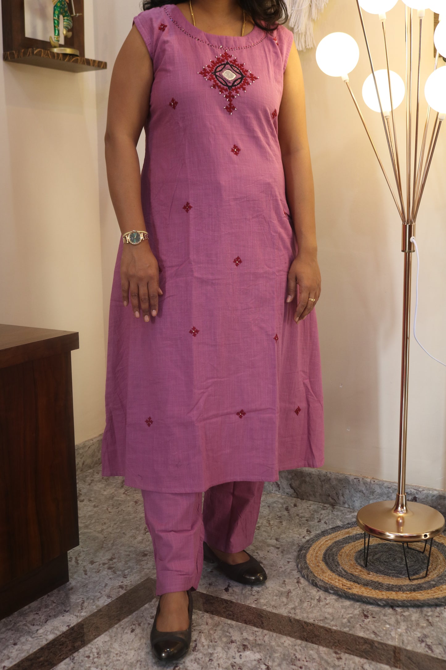 Onion Pink Gamthi Cotton Sleeveless Kurta Set with Embroidered Stars