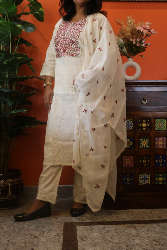 Ivory Hakoba Floral Embroidered Cotton Kurtha Set
