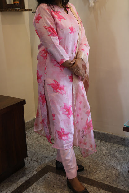 Pink Vichitra Floral Printed Kurta Pant Set with Dupatta