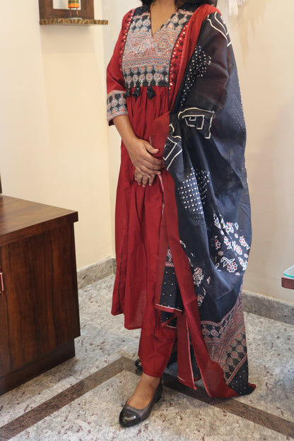Red Jaipur Gamuti Cotton Embroidered Kurta Pant Set